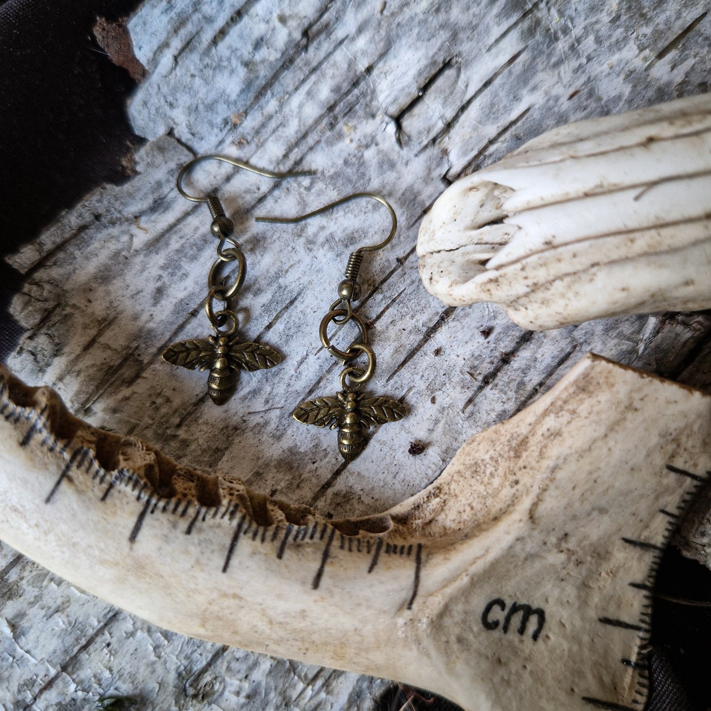 Small bee earrings