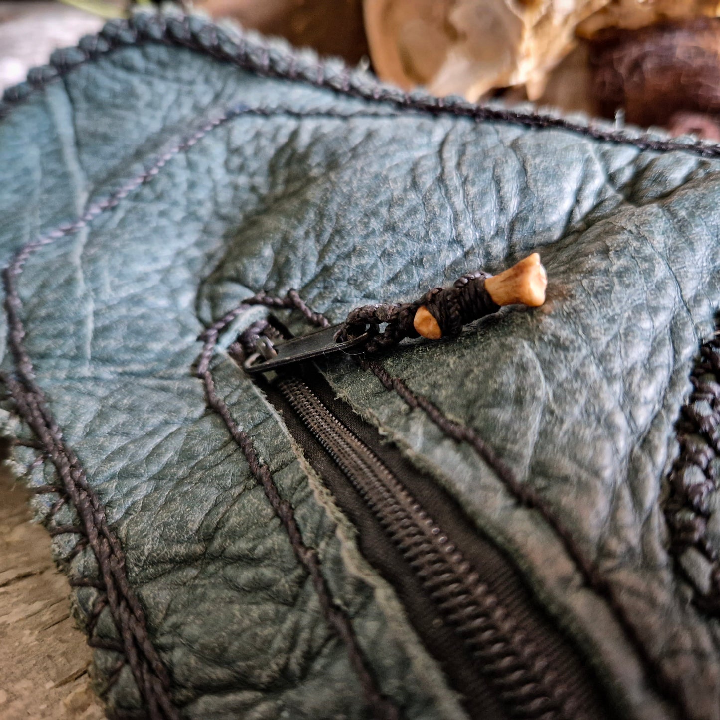 Leather bag in green